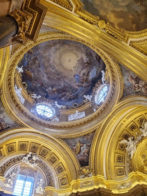 Madrid: Guided visit at the Royal Palace with tour guide - Entering the official rooms