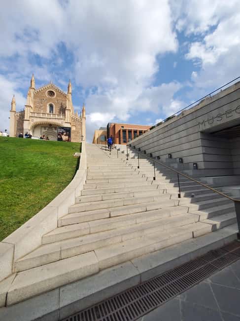 Madrid: guided visit to the Museo del Prado with a native Italian tour guide - Why a guided Prado visit can save your afternoon