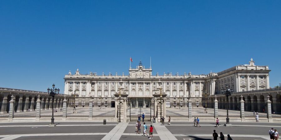 Madrid: Guided Visit to the Royal Palace - Entering through a separate palace entrance