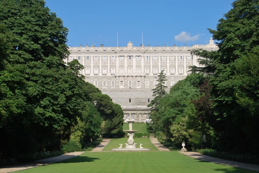Madrid: Guided Visit to the Royal Palace - What the guide adds to the experience