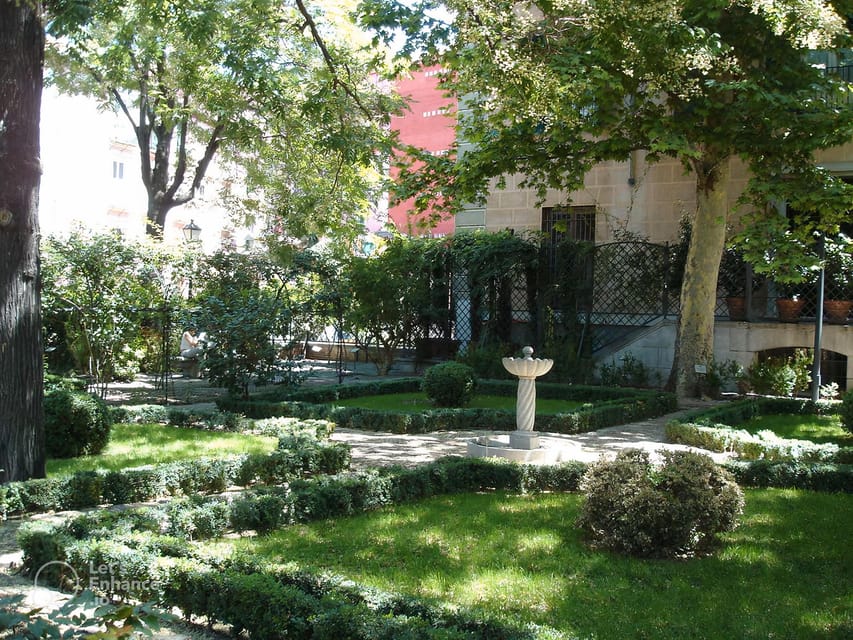 Madrid: Hidden Gems and Secrets Small Group Walking Tour - La Latina and the medieval city center