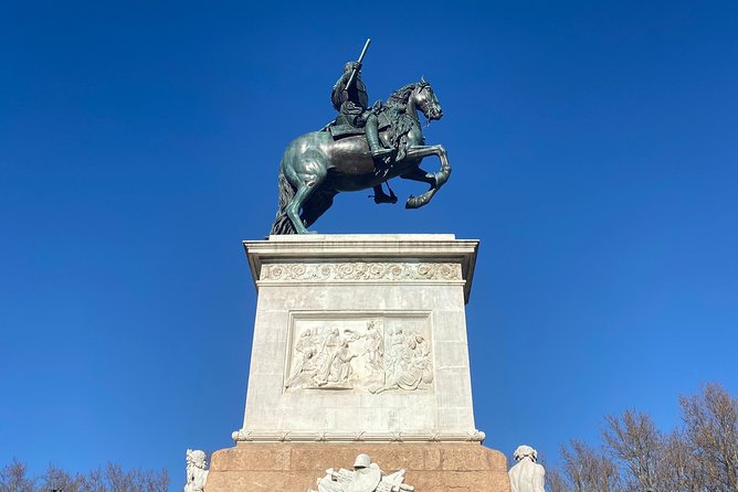 Madrid Historic with an architect : Arabs, Austrias and Bourbons - Plaza de Ramales and the churches of old Madrid