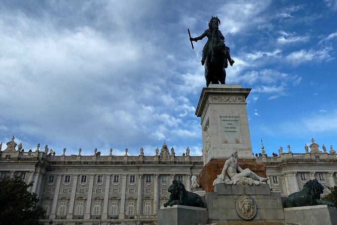 Madrid Historic with an architect : Arabs, Austrias and Bourbons - Mercado de San Miguel and Plaza Mayor