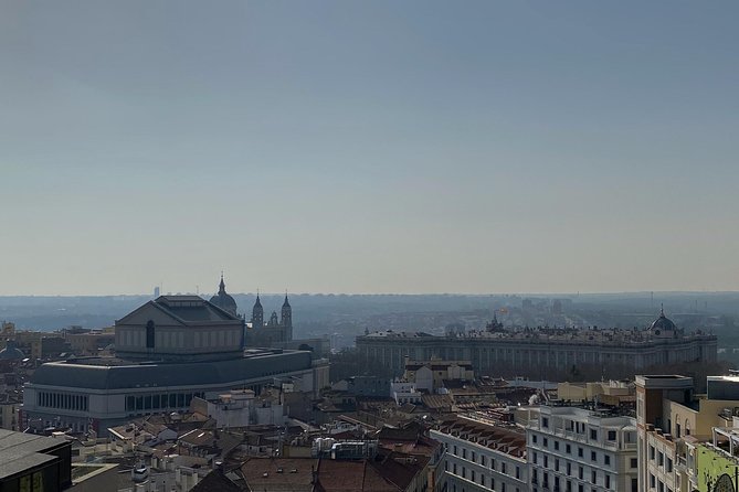 Madrid Historic with an architect : Arabs, Austrias and Bourbons - The Royal Palace: facades, kings, and architects