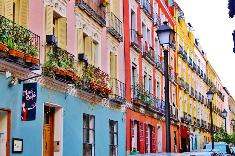 Madrid Historical Centre & Old Town Walking Tour in French - Starting at Puerta Cerrada in Madrid’s oldest quarters