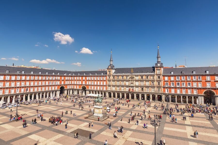 Madrid: History, Bites & Sips – An Intimate Tour Since 2018 - Finishing near the Royal Palace