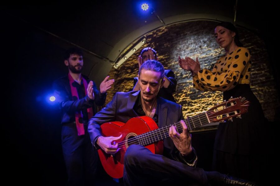Madrid: La Cueva de Lola Flamenco Show Tickets with Drink - What the one-hour performance includes