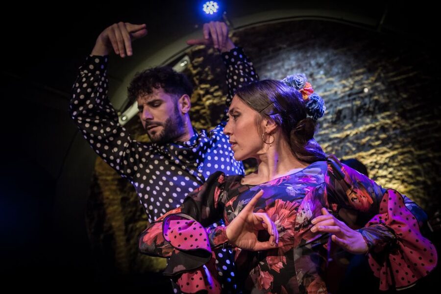 Madrid: La Cueva de Lola Flamenco Show Tickets with Drink - The drink and tapas option