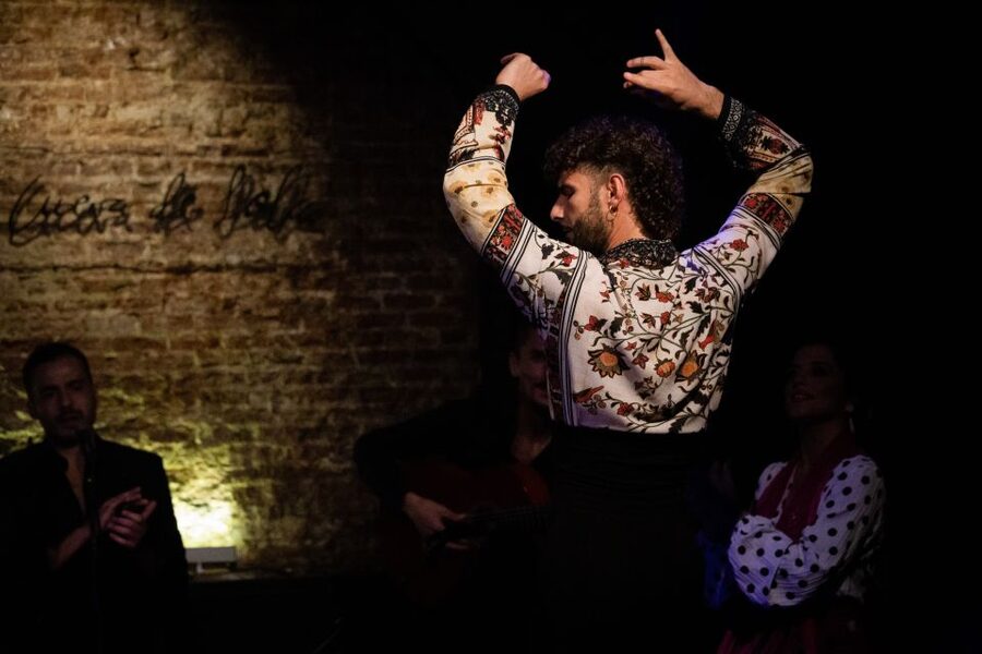 Madrid: La Cueva de Lola Flamenco Show Tickets with Drink - How to plan the evening around the show