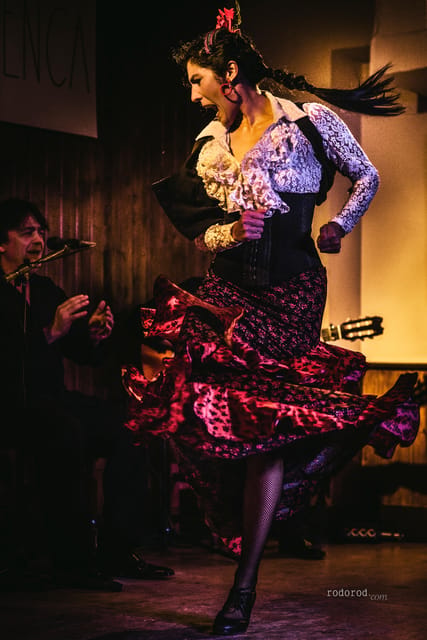 Madrid: Local Flamenco Show at El Cortijo - Entering a small Madrid tablao