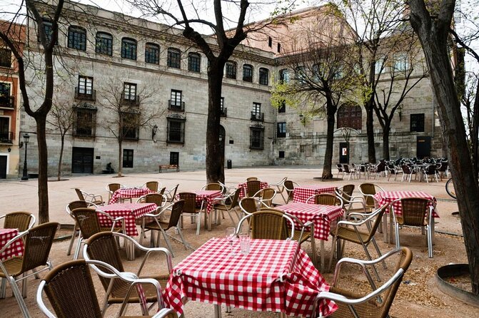 Madrid Local's Wine and Tapas Lunch Tour with a side of History - A Wine Lunch That Doubles as a Madrid Orientation