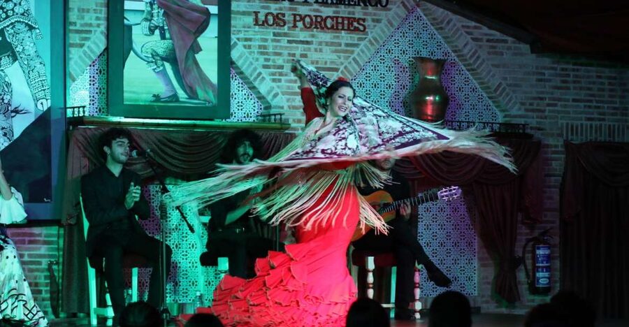Madrid: Los Porches Flamenco Show with Tapas and Wine Ticket - Key points to know before booking