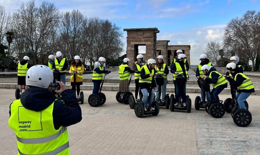 Madrid: Madrid Rio Park Segway Private Tour - Learning to ride before entering Madrid Rio