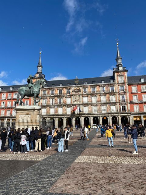 Madrid: Monastery of Descalzas Reales Tour with Tickets - Paintings by Rubens, Luca Giordano, and Crecenzi