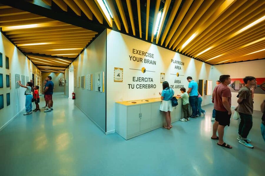 Madrid: Museum of Illusions Ticket - The wheelchair question