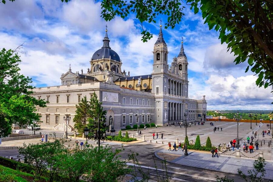 Madrid Must-see with Atardeder at the Debod Temple - Key points to know before booking