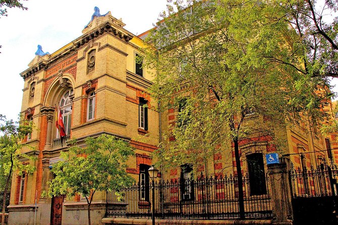 Madrid off the Beaten Path: Private Walking Tour (Customizable) - Why this private Madrid walk feels different