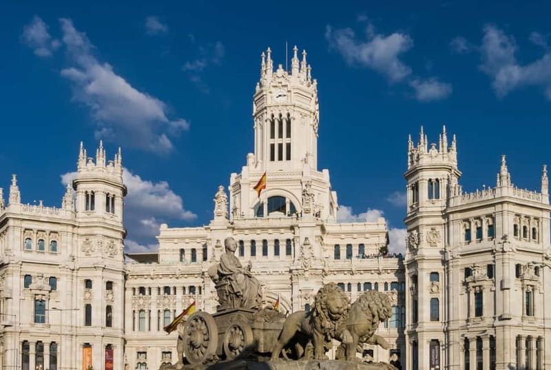 Madrid: Old Town, Poets District, and Royal Palace Tour - Smart ways to use the tour