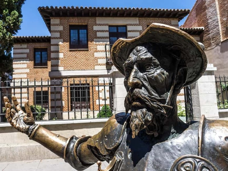 Madrid: Old Town, Poets District, and Royal Palace Tour - What the guide adds to the route