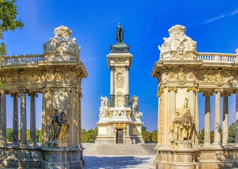Madrid: Old Town, Poets District, and Royal Palace Tour - Pace, comfort, and practical planning
