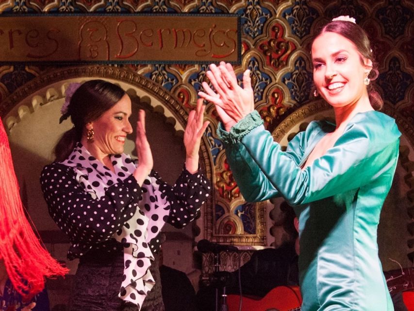 Madrid: Old Town Walking Tour and Flamenco Show - Choosing between a drink and the tapas dinner