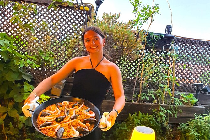 Madrid: Paella & Sangria Classes- Seafood, Chicken & Vegan option - Who will enjoy this class most?