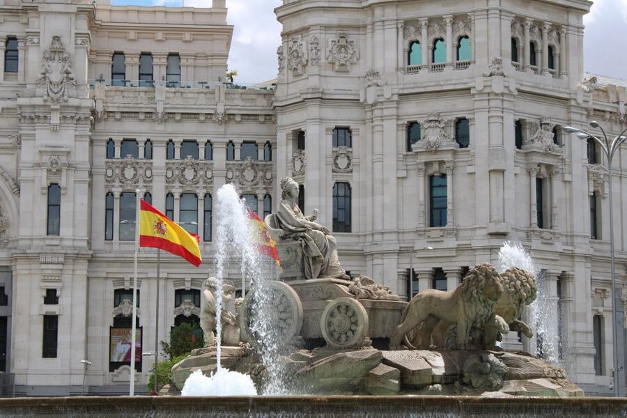 Madrid: Panoramic Open-Top Bus Day or Night Tour with Guide - Day or night: which departure should you choose?