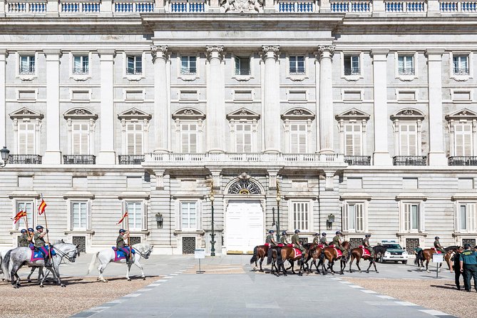 Madrid Panoramic Sightseeing Guided Tour - The one-hour walk through Madrid’s old center