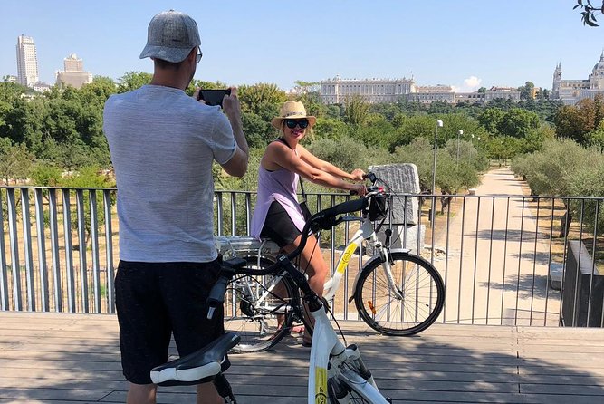 Madrid Parks Bike or e-bike Tour: Riverside & Casa de Campo - A quick look at the Sabatini Gardens