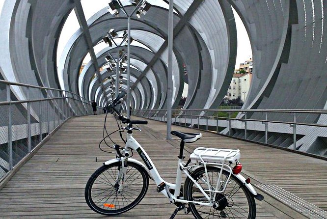 Madrid Parks Bike or e-bike Tour: Riverside & Casa de Campo - What the guide adds to the ride