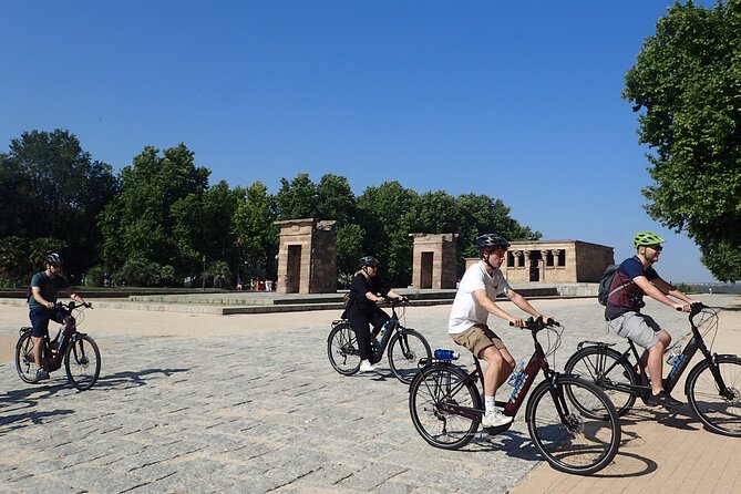 Madrid Parks & Riverside Bike Tour - The lake at Lago Casa de Campo