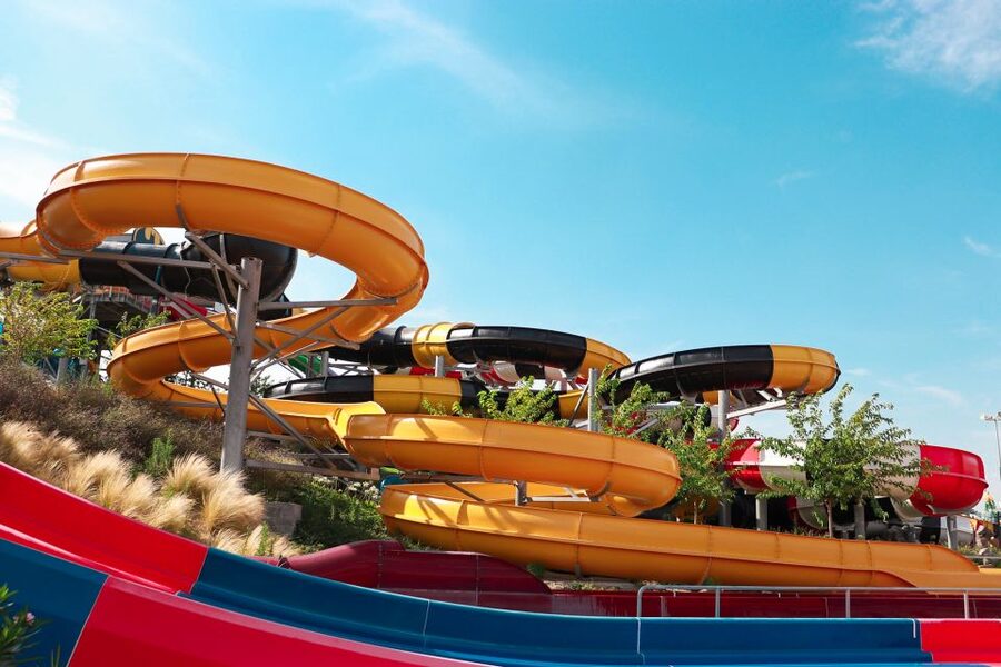 Madrid: Parque Warner Beach Entry Ticket - What the rating tells you, and what it does not