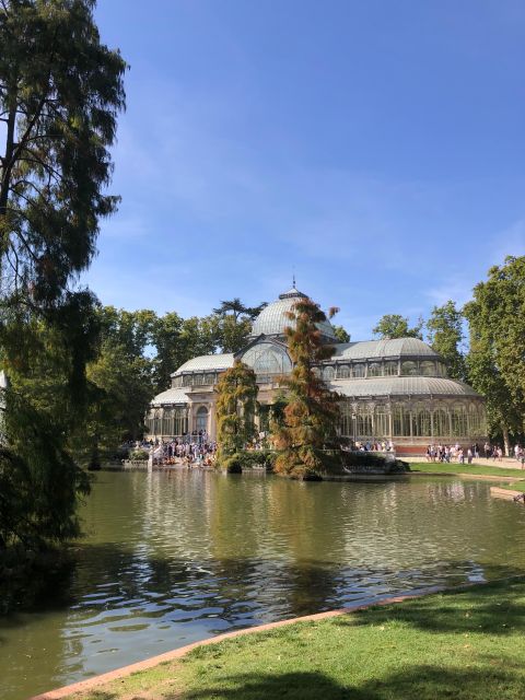 Madrid: Prado Avenue and Retiro Park Guided Walking Tour - Walking Prado Avenue through Madrid’s art district