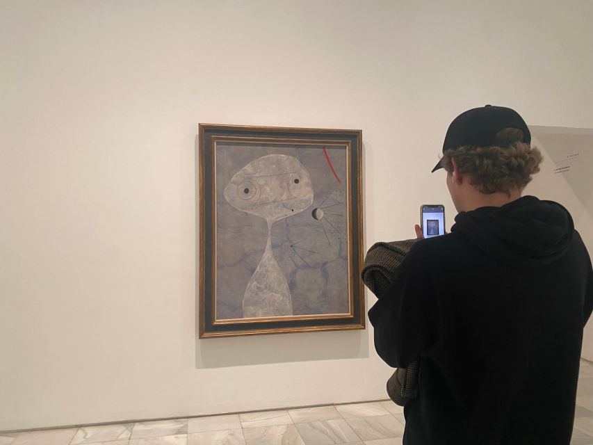 Madrid: Prado Museum guided tour optional Reina Sofía Museum - The value of a small group and headsets