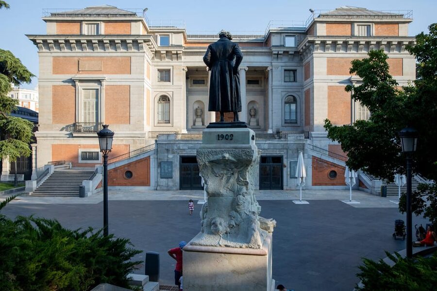 Madrid: Prado Museum Guided Tour With Fast Access - From the Monument to Goya to the museum doors