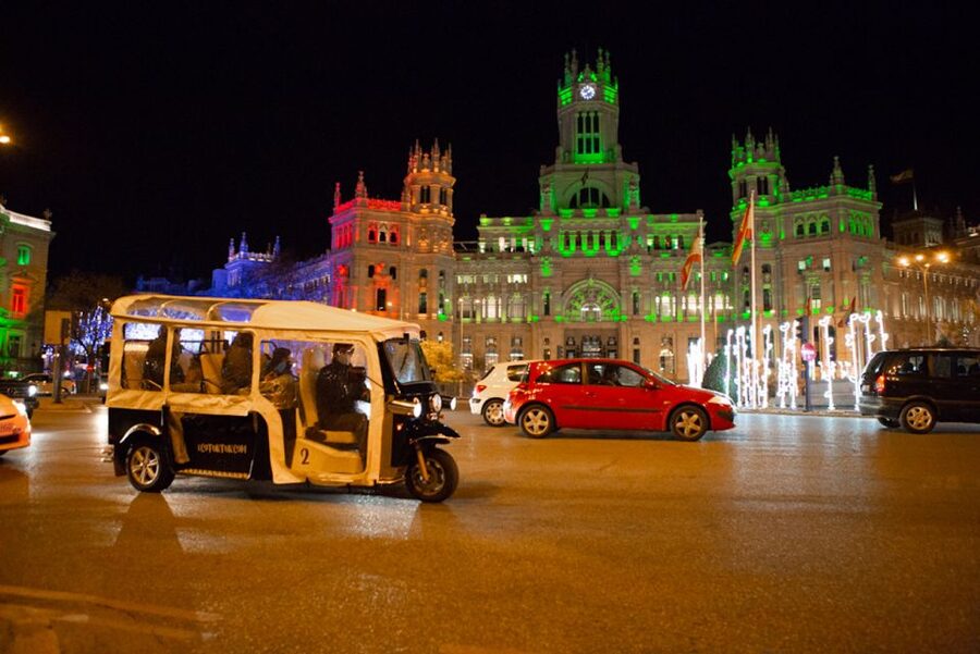 Madrid: Private Christmas Lights Tour by Eco Tuk-Tuk - Why a tuk-tuk works well for Madrid at Christmas