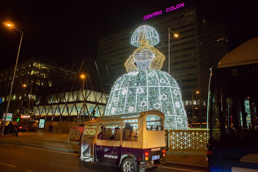 Madrid: Private Christmas Lights Tour by Eco Tuk-Tuk - Cibeles Fountain and the Bank of Spain
