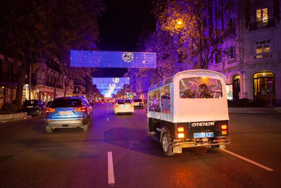 Madrid: Private Christmas Lights Tour by Eco Tuk-Tuk - Neptune Fountain, the Prado, and San Jerónimo el Real