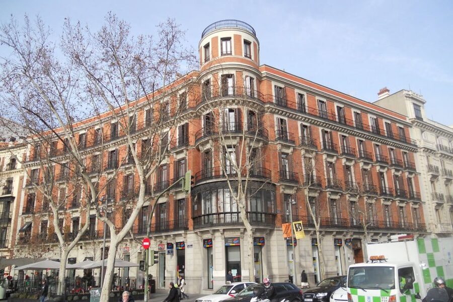 Madrid: Private Custom City Tour with Driver and Guide - Gran Vía and the shift to modern Madrid