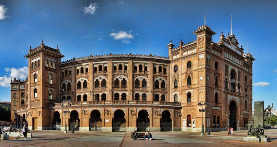 Madrid: Private Custom City Tour with Driver and Guide - Plaza de España, Plaza Mayor, and Plaza de la Villa