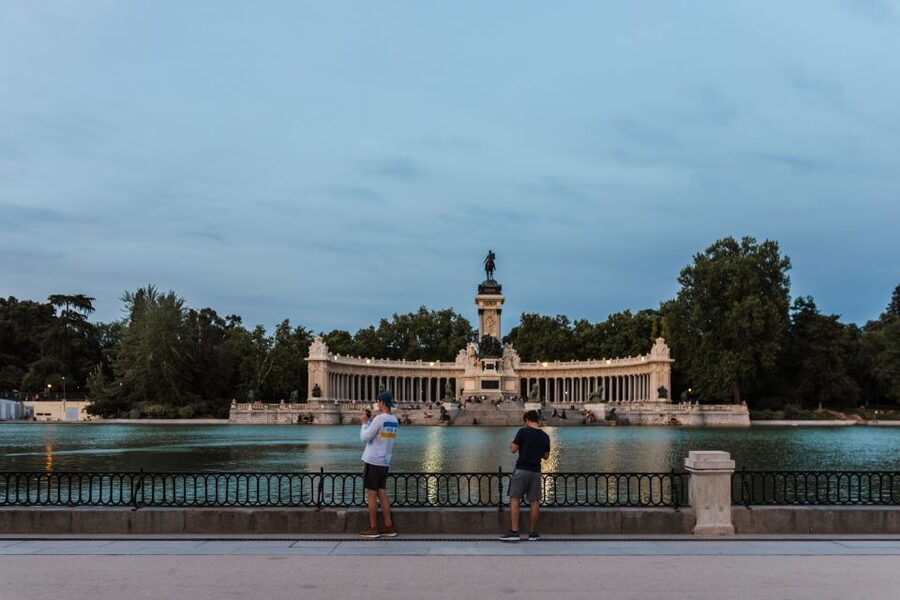 Madrid: Private Custom Experience with a Local, Icons & Gems - Who will get the most from this experience
