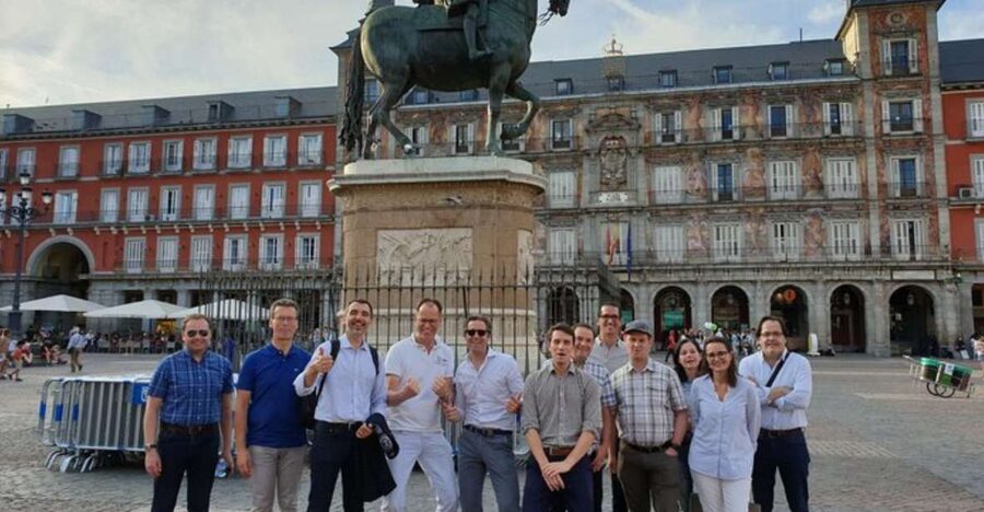 Madrid: Private custom tour with a local guide - Museums, monuments, and the extra-cost question