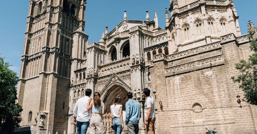 Madrid: Private Day Tour of Toledo & High-Speed Train Ticket - Walking the Jewish Quarter and convent district