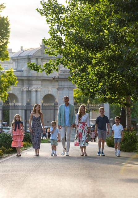 Madrid: Private Photo Tour with a Professional Photographer - Finishing in the Sabatini Gardens