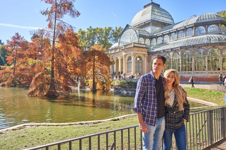 Madrid: Private Photoshoot at the Retiro Park - Who should book this session?