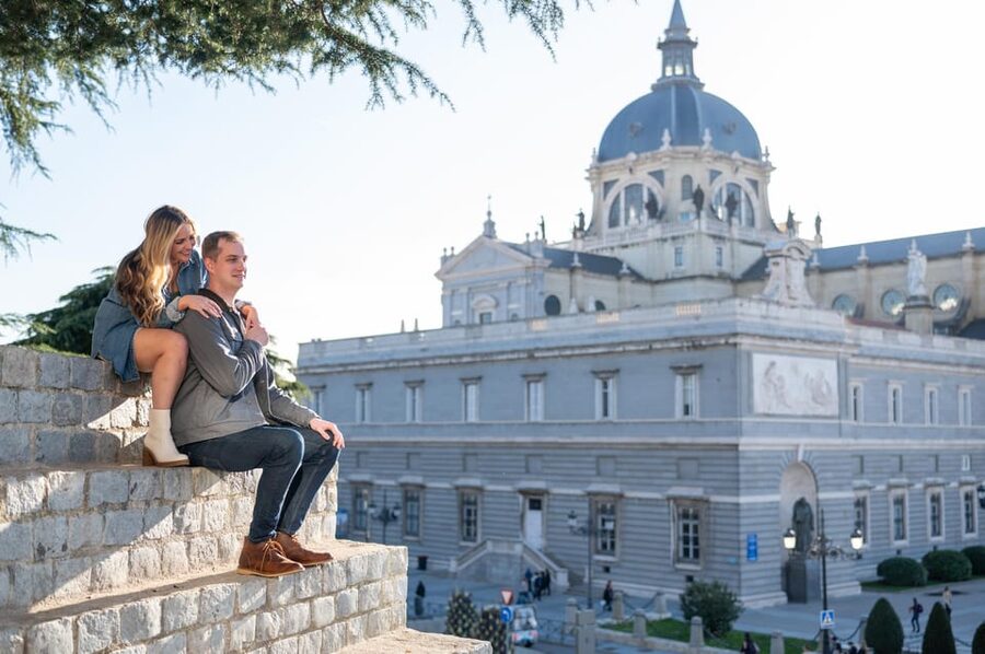 Madrid: Private Photoshoot with a Professional Photographer - Key points to know before booking