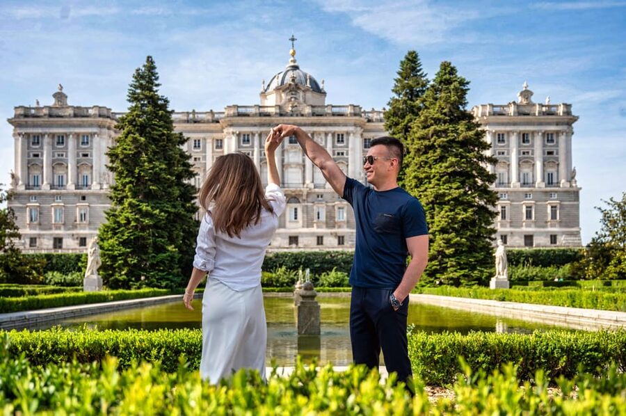 Madrid: Private Photoshoot with a Professional Photographer - Plaza de Oriente: open space and softer portraits