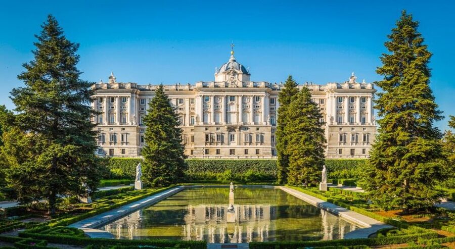 Madrid Private tour: Royal Palace & Cathedral & Old city - Key points at a glance