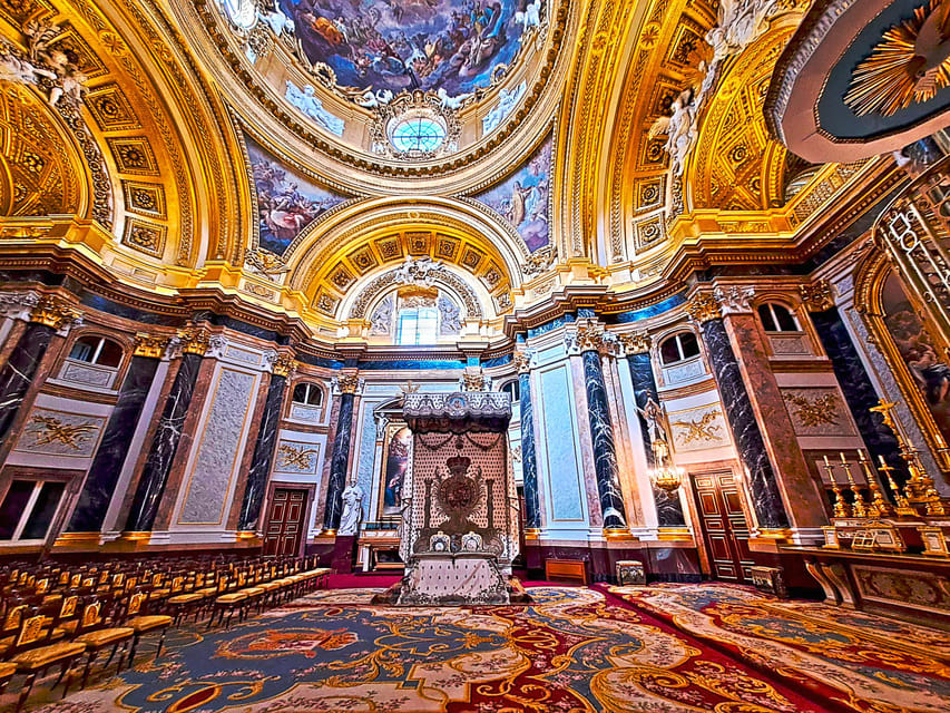 Madrid Private tour: Royal Palace & Cathedral & Old city - Entering the Royal Palace with fast-entry tickets