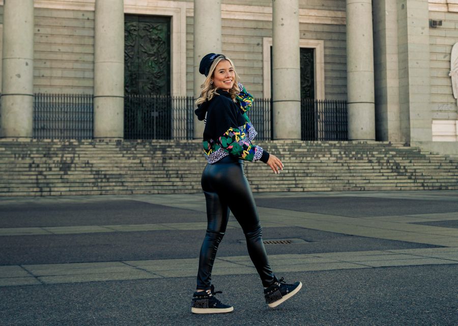 Madrid: Professional photoshoot at The Royal Palace - The 10, 25, or 50-photo packages